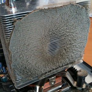 fan removed, OMG! You can clearly see the negative air flow space from the middle of the fan!