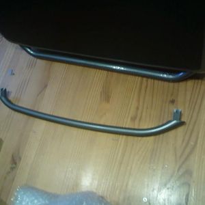 Top-right metal rail snapped off