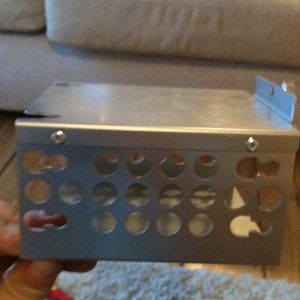 Large section mounting plate riveted to the small section