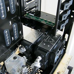 Lamptron FC6 5.25" 4 Channel Fan and Temperature Controller Black : FC0052H