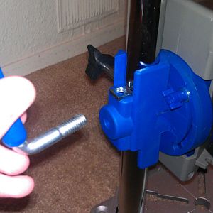 Plunger Support Tightener