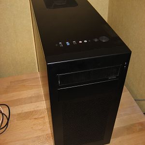 Lian Li PC-A04/i5 650/Asus P7H55-M/USB3/Sapphire HD 4670 build