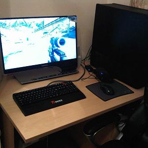 In with the new......Samsung S27A950D 27" 120Hz 3D Widescreen Ultra Thin LED Monitor.