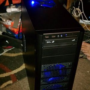 Antec100
Right after the original assemble
Antec 100 Case
Gigabyte 990-FXA-UD3 Rev. 1.0 board
AMD Phenom II x6 1090T Thuban Black Edition @3.2Ghz