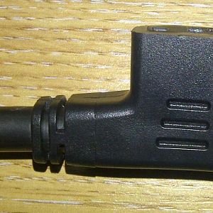 Low profile 90 degree power cable