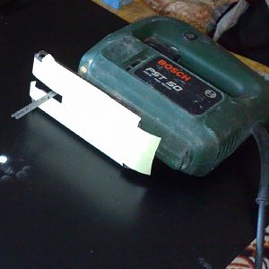 2-1_Cuting the fan hole