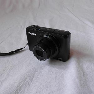Canon S90