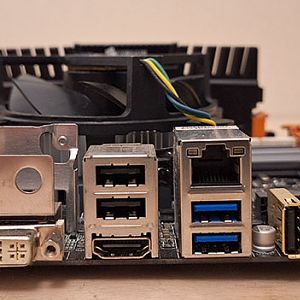 B85i_IO_s